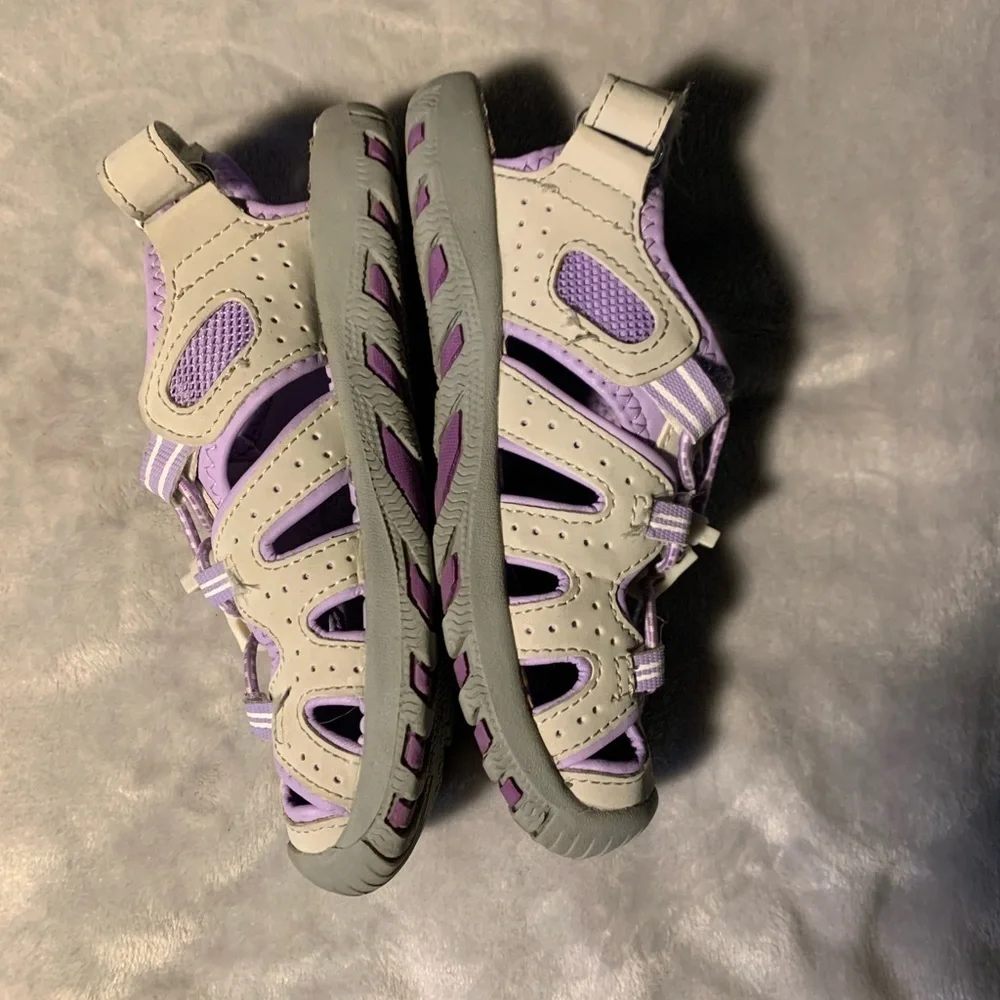 Khombu DANA Girls Sandals